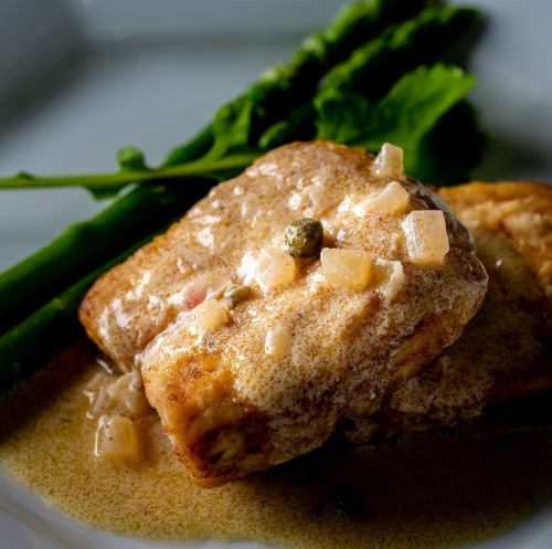 クロカジキのムニエル 木の実の焦がしバターソース