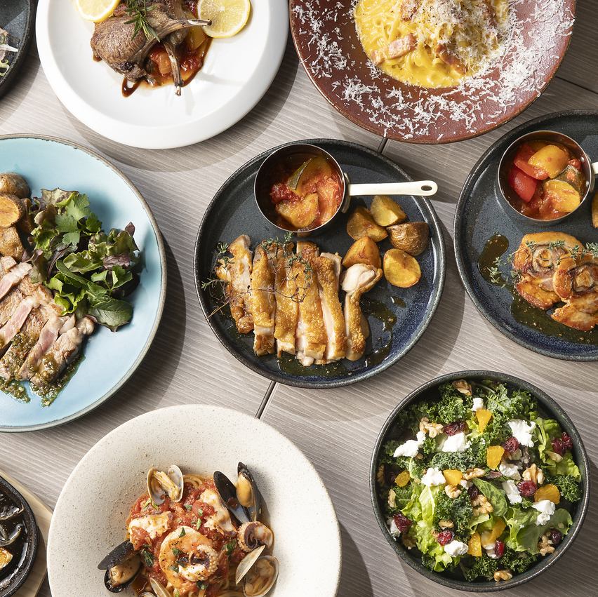 【全180席、天井高7mの絶景レストラン】様々な国のお料理を