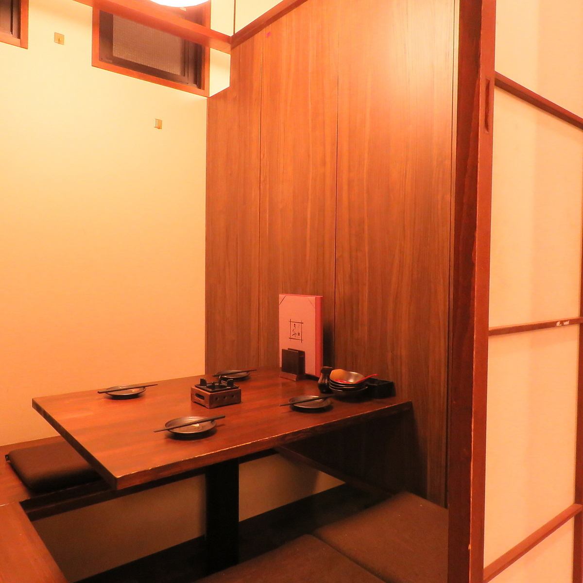 日式现代和平静的2人包房约会......轻松的京都美食★