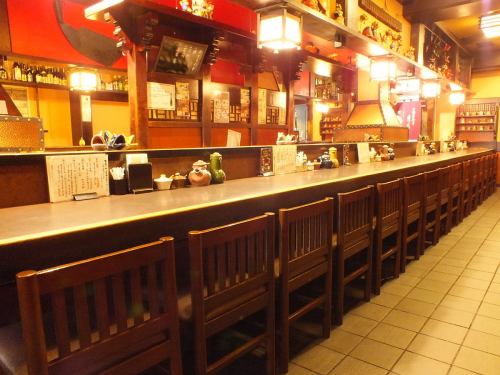 Counter seats with an outstanding atmosphere, luxuriously long-established taste ♪