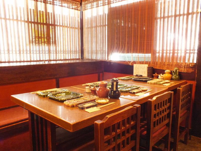 [1 person ~ counter] A cozy interior with a Japanese atmosphere.There are counter seats that can be used by 1 person or more. ◎ How about an adult date at the counter seats where you can sit side by side for easy conversation? Enjoy the freshly fried kushikatsu in a calm atmosphere.