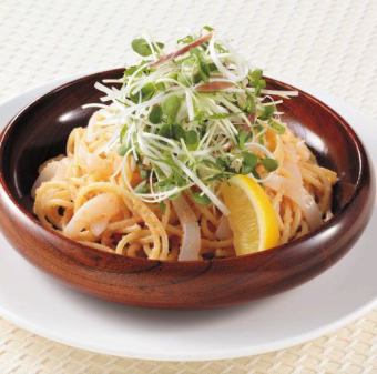 辛子明太子とアオリイカ、香味野菜のスパゲッティ