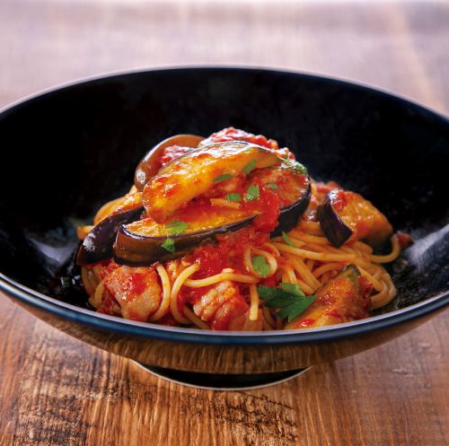 厚切りベーコンとナスのトマトソース