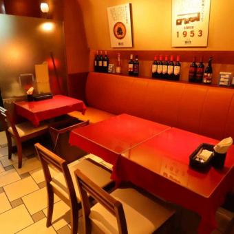 くつろげるソファー席を設けております