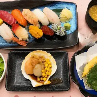Includes 1 drink: [Nigiri Sushi Set Meal] 10 pieces of nigiri sushi, scallop, tempura, salad, and miso soup (5 items in total) ¥4,620 → ¥3,850