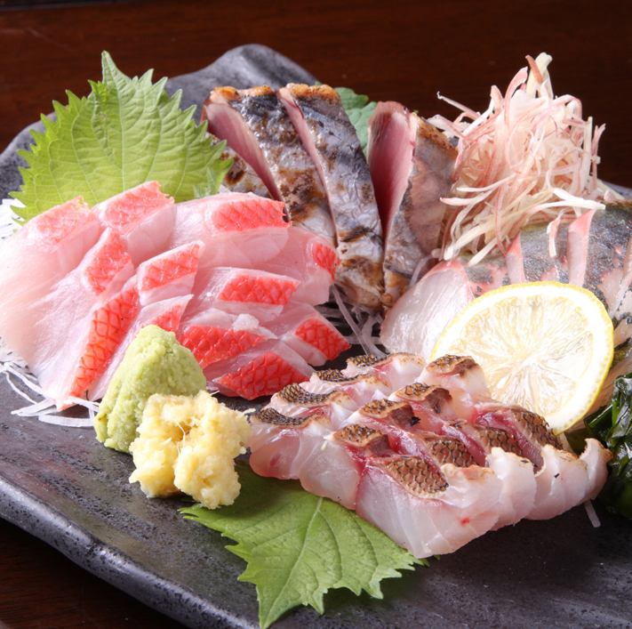 Just 5 minutes walk from Kudanshita Station♪ Please enjoy our exquisite sashimi.