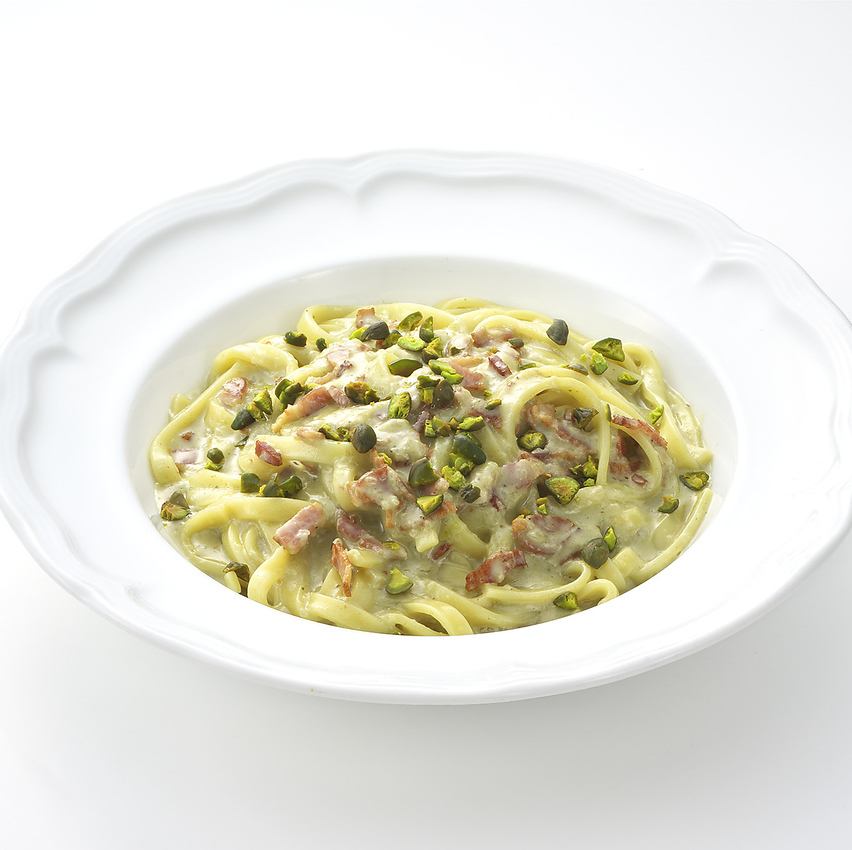 秋のおすすめパスタ大好評！新しく生パスタのピスタチオのクリームソース登場！