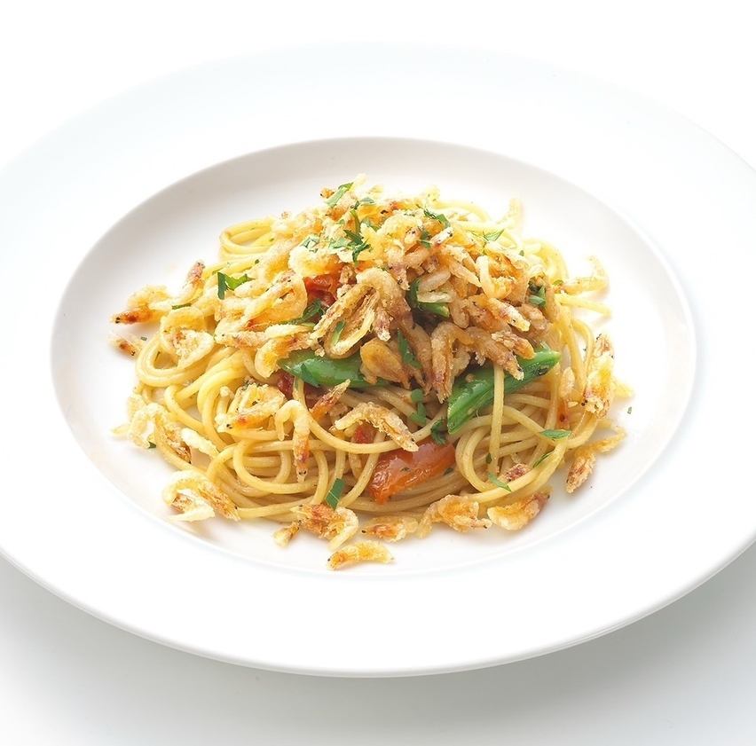 春のおすすめパスタ大好評!新しく桜エビと春野菜のアーリオ オーリオ登場!