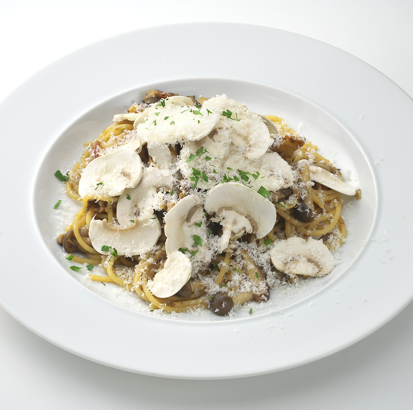 秋のおすすめパスタ大好評!新しく賑やかきのこのアーリオ オーリオ登場!