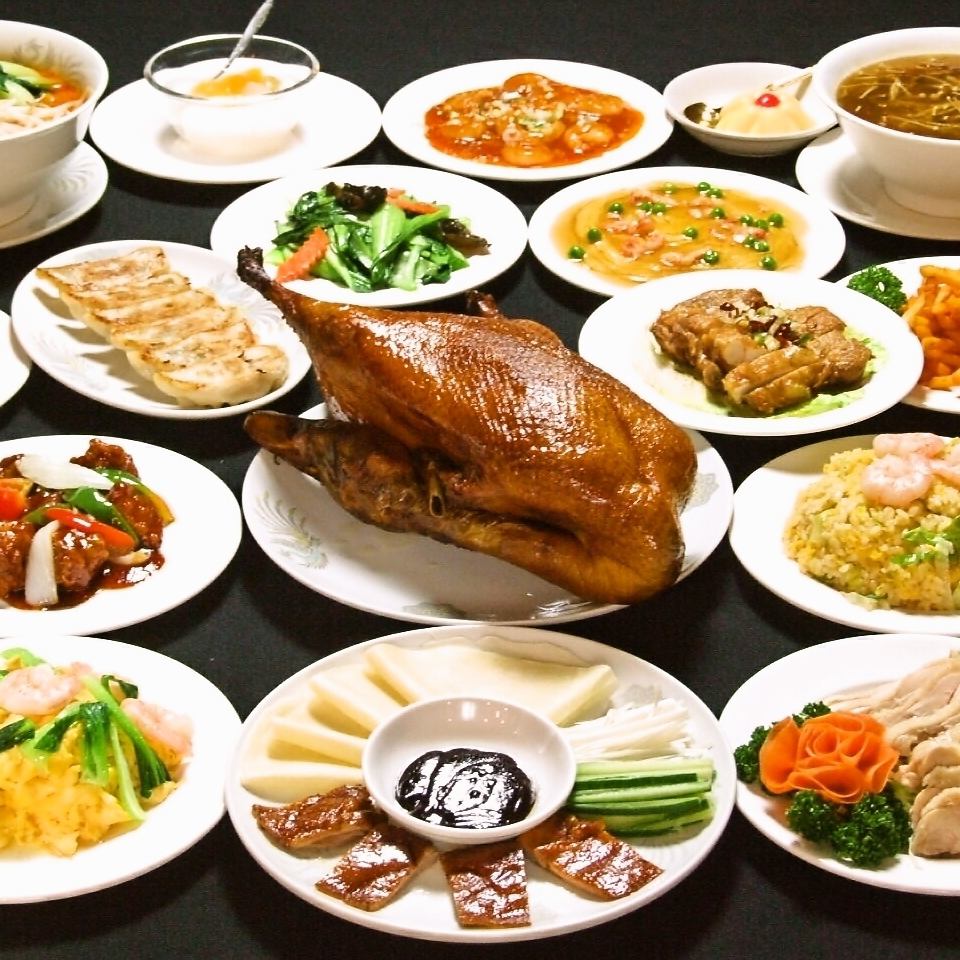 An all-you-can-eat-and-drink course of 100 kinds of custom-made Chinese food for 3 hours is 5200 yen !!