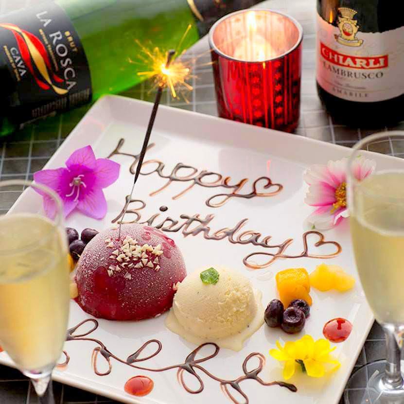 誕生日や記念日にピッタリな花火付デザートプレートあり◎