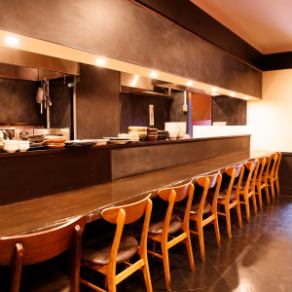 カウンター席はお1人様やデートシーンにぴったり♪