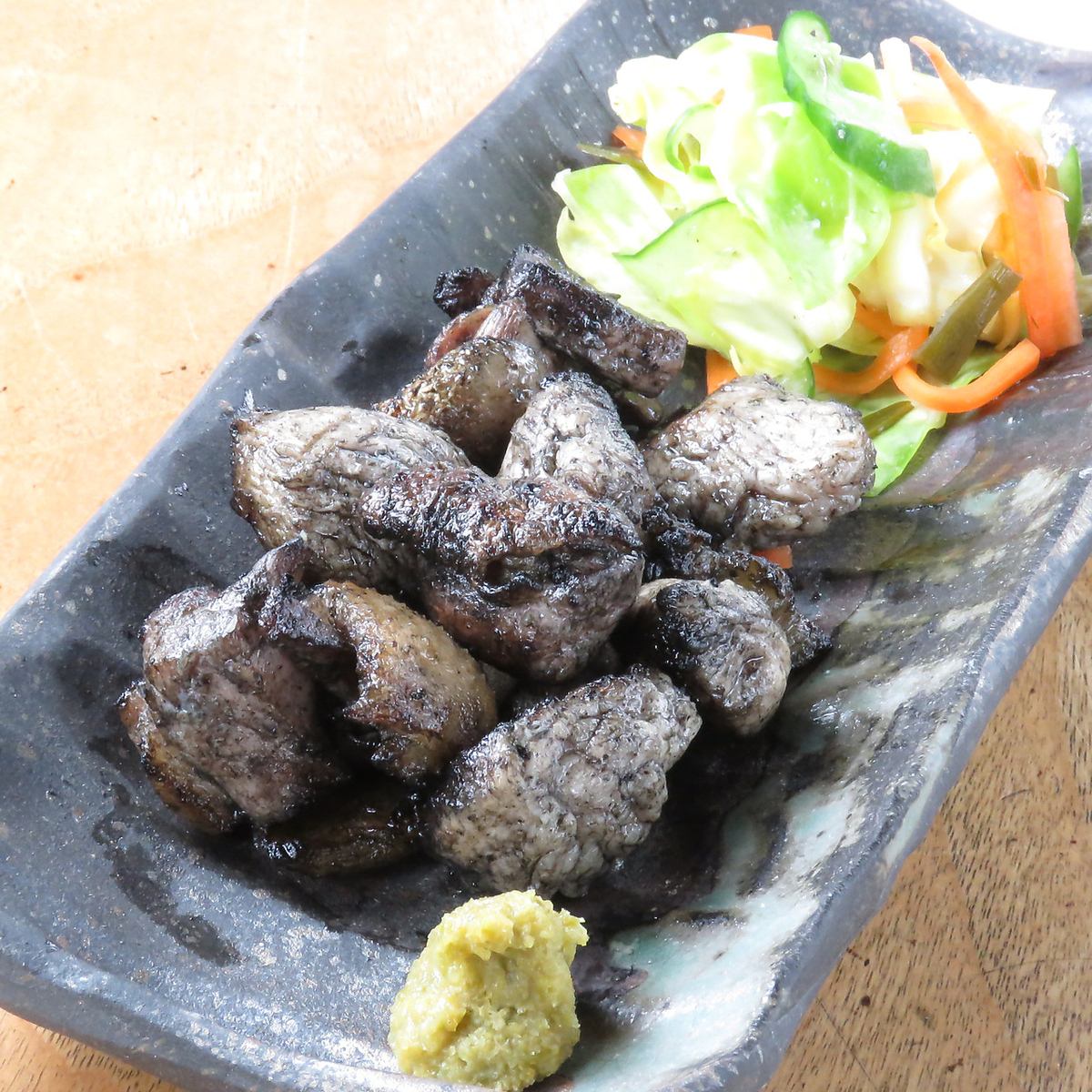 炉ばたで焼き上げた鶏が最高！美味しいお酒とも◎