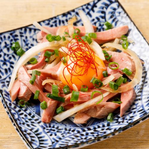 もつ焼き屋ならではの逸品から、居酒屋定番メニューまでご用意!