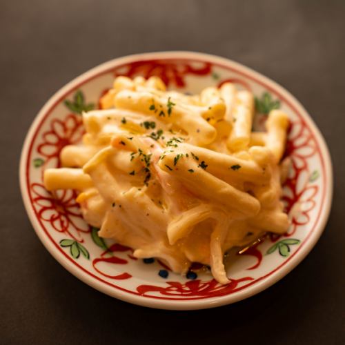 Macaroni salad with hidden truffles