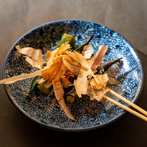 Okra and dried bonito flakes