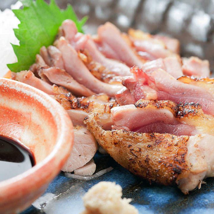 【厳選地鶏のタタキ】新鮮な地鶏をタタキでご賞味あれ♪