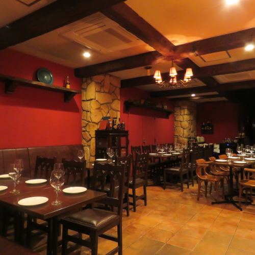 日常とは違う空間。一次会から利用可能なダイニングバー