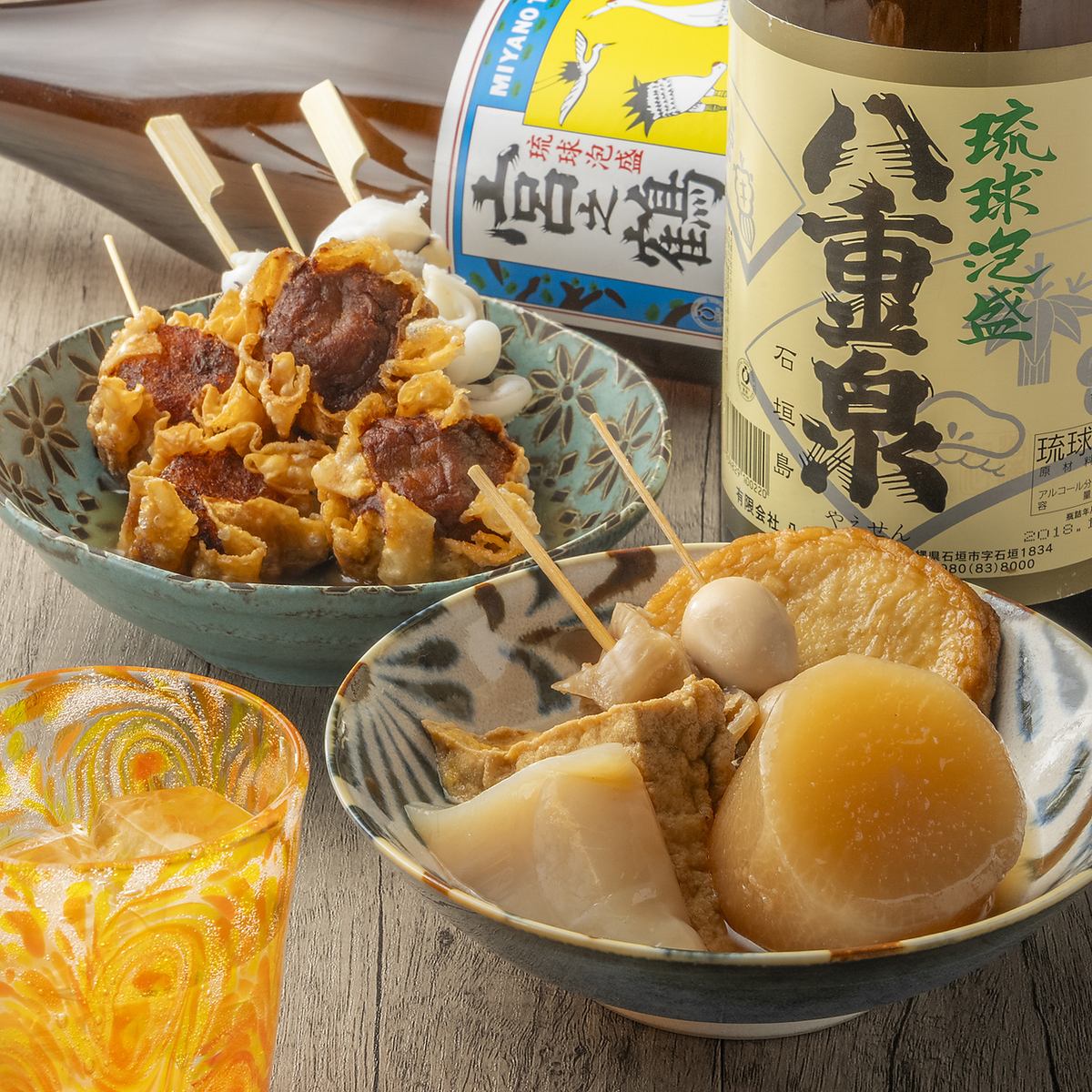 沖縄から直送の食材を使った料理と泡盛、オリジナルドリンクが揃う和みの空間です!
