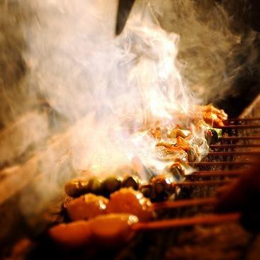 肉汁がブシュっと飛び出すつくね。あぁ、口の中までとろけそう。【焼き鳥　黒てんぐ】