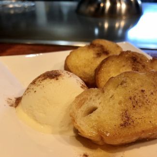 ハニーバケットアイスクリーム添え