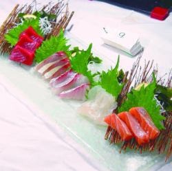 Assortment of 5 kinds of sashimi