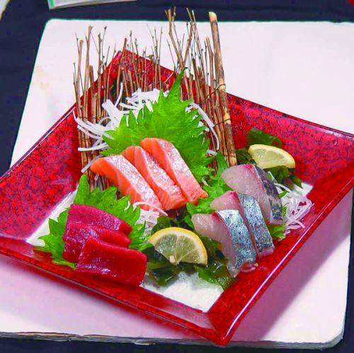 Assortment of 3 types of sashimi