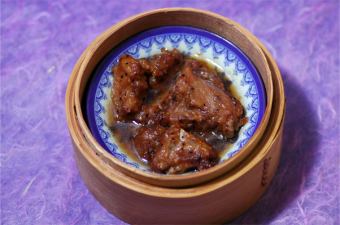 Steamed chicken maple with black beans / steamed spareribs