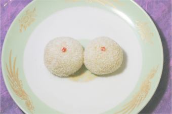 Deep-fried Taiwanese-flavored glutinous rice/coconut manju