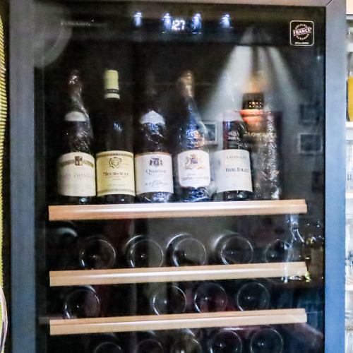 ワインセラー完備!ソムリエが選ぶ世界の美味しいワイン