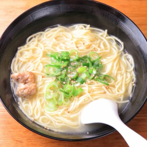 Plenty of collagen! Boiled every day for 5 hours [Specially made by our restaurant] 9 ramen!