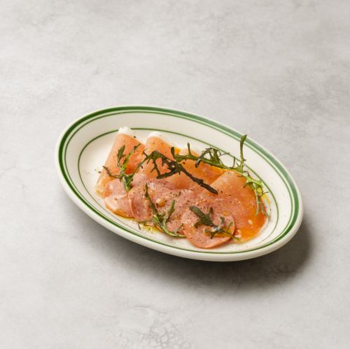 生ハムとサラミ盛り合わせ