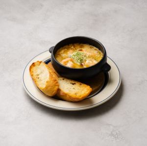 海老とチーズ豆腐のアヒージョ