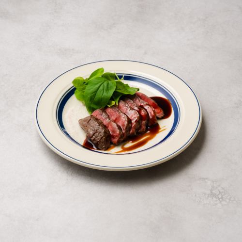 国産牛のロースト　赤ワインソース