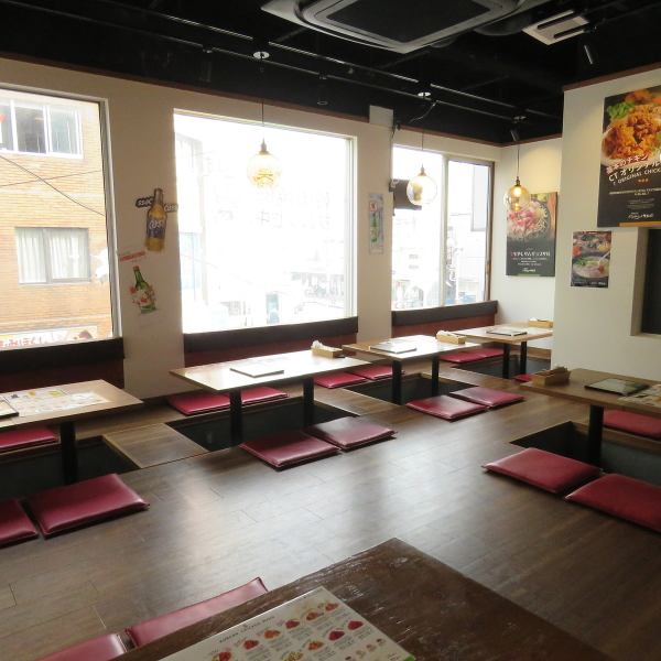 The spacious interior is perfect for group parties! Great for a variety of occasions, from one person to a mom party with children, a family meal, or a celebration party.