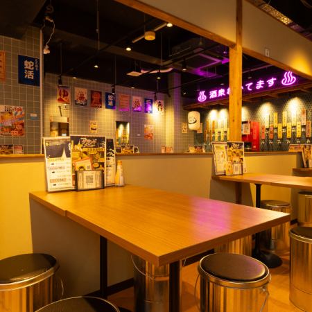 お仕事帰りのちょい飲みから大人数での飲み会やパーティーまで、様々なシーンに対応可能なお席をご用意しております！スタッフ一同心よりお待ちしております！