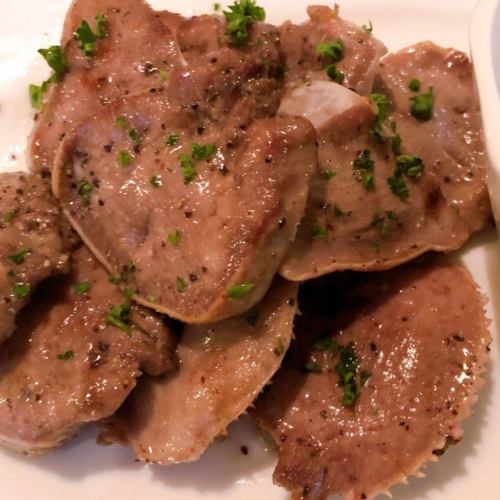 Grilled pork tongue with onion sauce