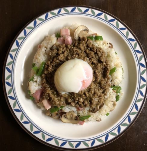 Keema curry pilaf with soft-boiled egg
