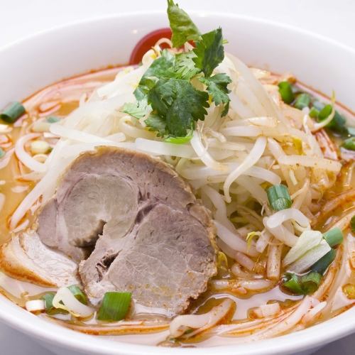 Tom Yum Noodle / Filled with Char Siu "Quittiao Tom Yum"