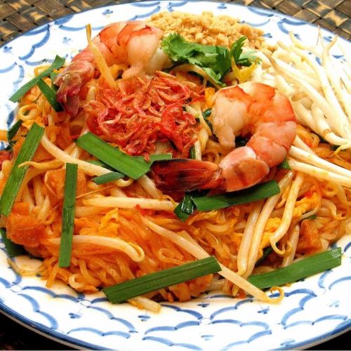 Thai grilled rice noodle "Pad Thai"