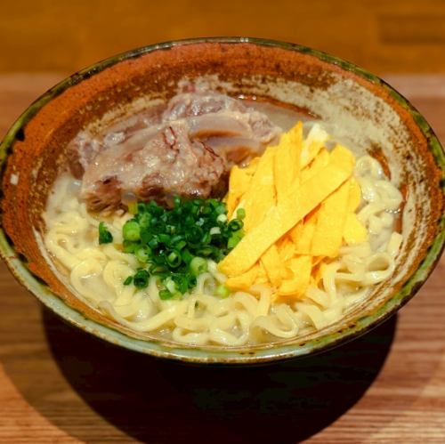 【北部观光途中享用午餐】
