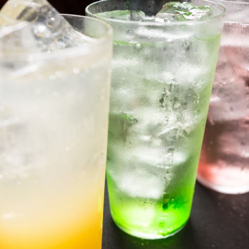 女性に人気の酎ハイやカクテルもあり