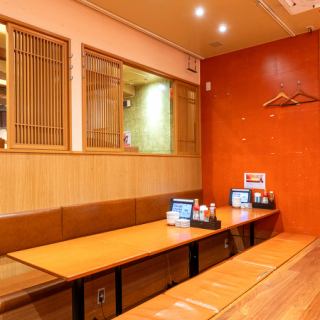 足を伸ばしながら、のんびりとお食事を愉しめるので長時間の宴会にも最適◎