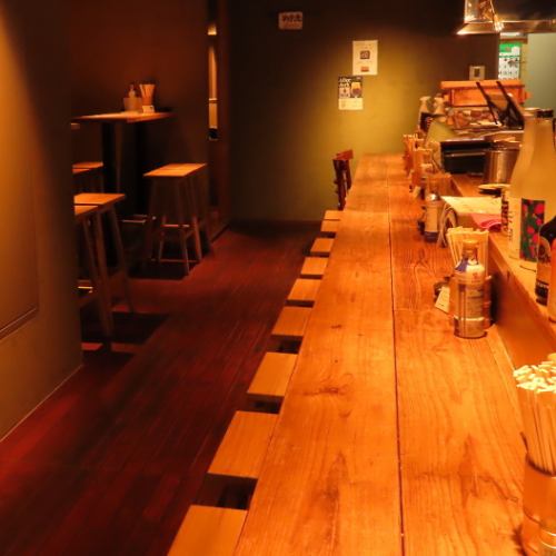 落ち着けるカウンター席