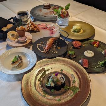 鮑魚松阪牛套餐共8道菜9,900日圓（含稅）