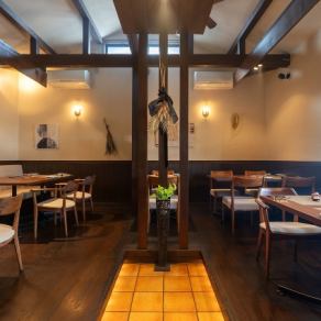 ランチは８名様以上でのご利用となります。ディナータイムの貸切をご希望の場合は、お気軽にお問い合わせください。貸切専用のコースもご用意しており、ご予算に応じて内容のご相談も承ります。