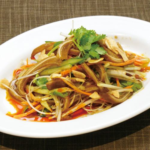 [Pig ears] Pig ears and vegetables marinated