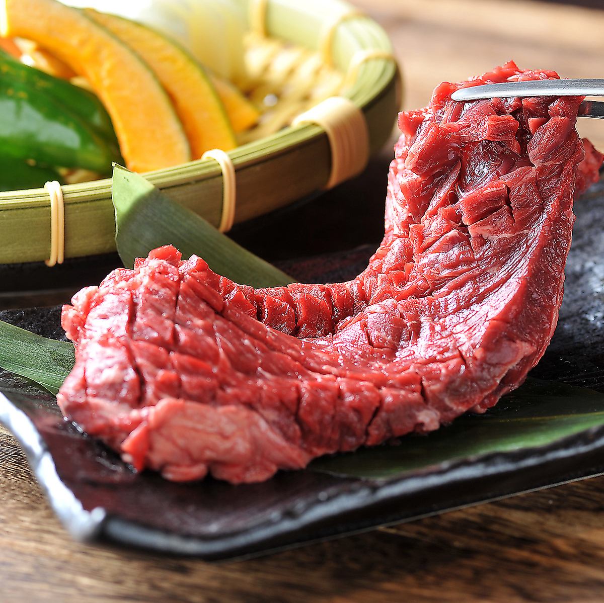 Enjoy the exquisite meat, including overhanging hanging tenderloin and Hokkaido offal!