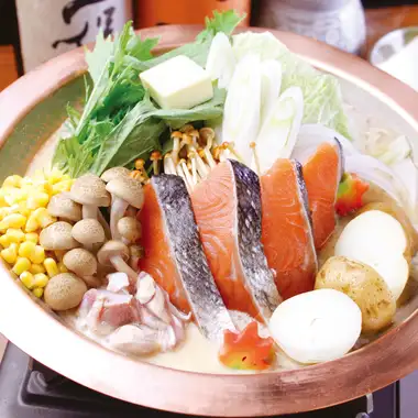 10月より《鮭つくね鍋コース》 お一人様 5,000円［税込］各種ご宴会承り中！