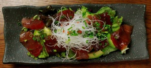 まぐろとアボカドのサラダ わさびドレッシング 